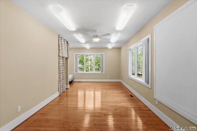 Imagine this: a luxury estate on three Lake Gaston waterfront - photo 47
