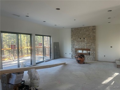 BRAND NEW CONSTRUCTION CENTRALLY LOCATED IN PINEWOOD ESTATES - - photo 6