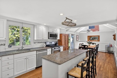 Beautifully maintained four-bedroom, two-bath Cape with deeded - photo 2