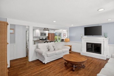 Beautifully maintained four-bedroom, two-bath Cape with deeded - photo 8