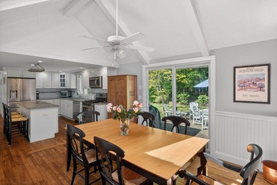 Beautifully maintained four-bedroom, two-bath Cape with deeded - photo 10