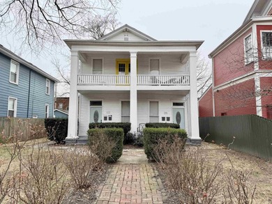 (private lake, pond, creek) Home Sale Pending in Evansville Indiana