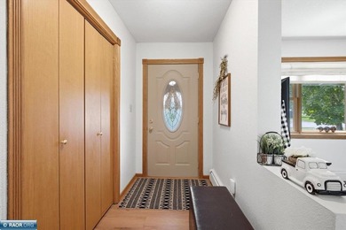 Welcome home to this beautifully maintained 4-bedroom, 2-bath - photo 12