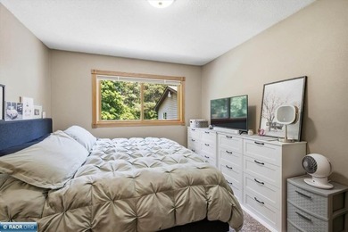 Welcome home to this beautifully maintained 4-bedroom, 2-bath - photo 13