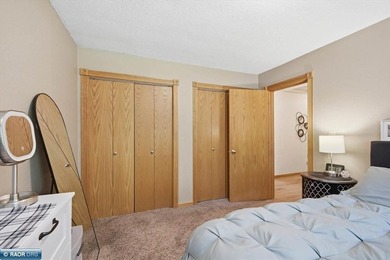 Welcome home to this beautifully maintained 4-bedroom, 2-bath - photo 14