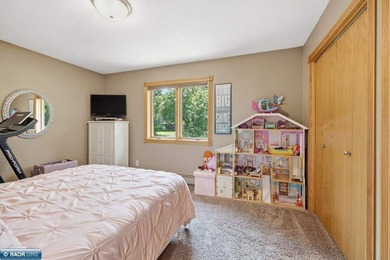 Welcome home to this beautifully maintained 4-bedroom, 2-bath - photo 16