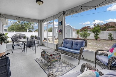 All the room you will ever need ! This immaculate CONCRETE BLOCK - photo 17