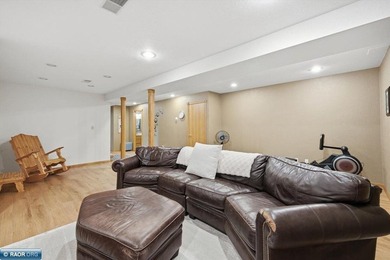 Welcome home to this beautifully maintained 4-bedroom, 2-bath - photo 24