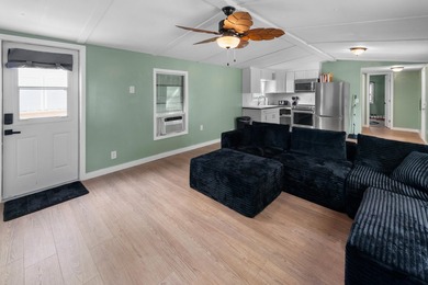 Discover the ease of Keys living in this recently updated 2 - photo 27