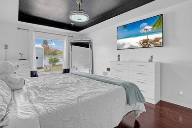 All the room you will ever need ! This immaculate CONCRETE BLOCK - photo 28