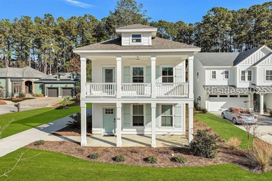 Welcome to this stunning custom-built home in Hampton Lake - photo 1