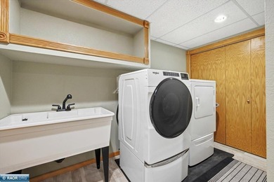Welcome home to this beautifully maintained 4-bedroom, 2-bath - photo 31