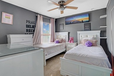 All the room you will ever need ! This immaculate CONCRETE BLOCK - photo 31