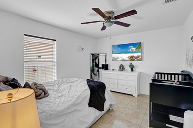 All the room you will ever need ! This immaculate CONCRETE BLOCK - photo 33