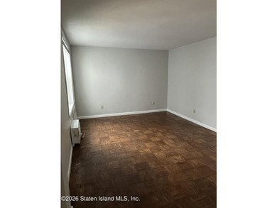 *Beautiful apartment and building with great amenities, located - photo 5
