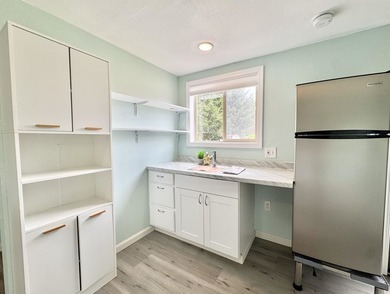 Beautifully updated 3-bedroom, 2-bath manufactured home with a - photo 36