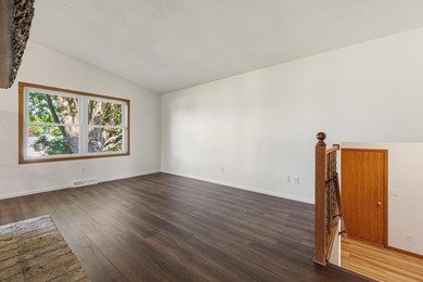 Looking for a move in ready home? This updated split level is - photo 7