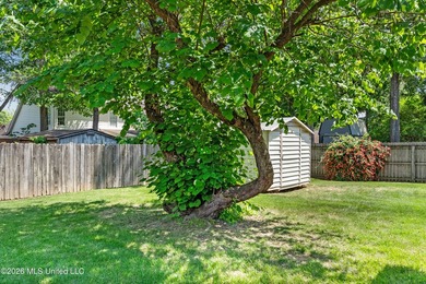 SINGLE LEVEL. LARGE PRIMARY SUITE. 3 BEDS + OFFICE. NEW GRANITE! - photo 38