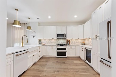 Welcome to this stunning custom-built home in Hampton Lake - photo 10