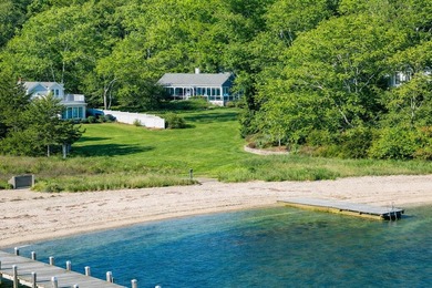Downtown Vineyard Haven with Harbor Views. Positioned between - photo 1
