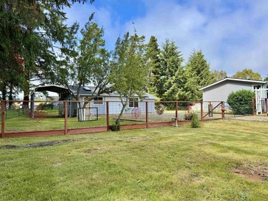 Beautifully updated 3-bedroom, 2-bath manufactured home with a - photo 46