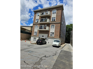 Convenient location. Lovely Condo with a nice layout! Over 1100 - photo 1