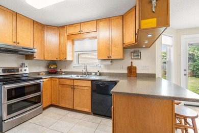 Remarks: Meticulously maintained home with original owners! This - photo 5