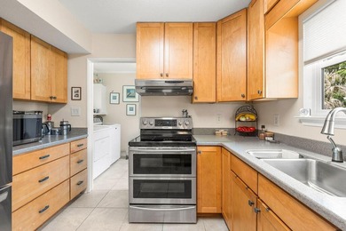 Remarks: Meticulously maintained home with original owners! This - photo 6