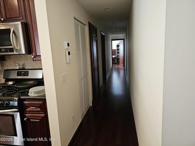 Convenient location. Lovely Condo with a nice layout! Over 1100 - photo 7