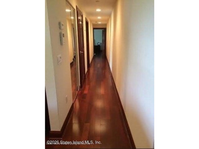 Convenient location. Lovely Condo with a nice layout! Over 1100 - photo 8
