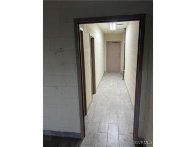 OWNER FINANCING !Commercial/industrial building with lots of - photo 8