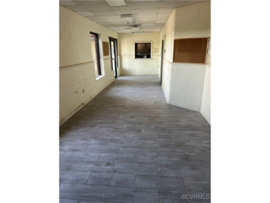 OWNER FINANCING !Commercial/industrial building with lots of - photo 9