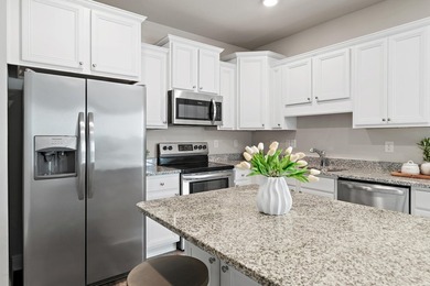 Welcome to 239 Southern Pines, a beautifully maintained - photo 9
