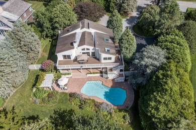 Escape into this secluded Hamptons south of the highway, West - photo 4