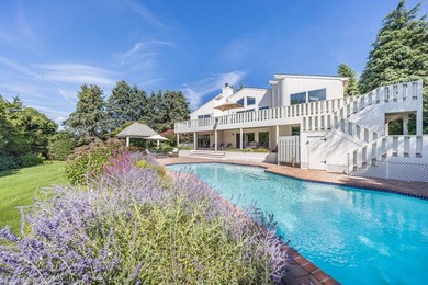 Escape into this secluded Hamptons south of the highway, West - photo 5