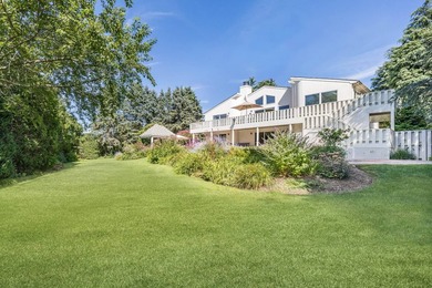 Escape into this secluded Hamptons south of the highway, West - photo 6