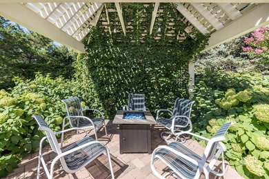 Escape into this secluded Hamptons south of the highway, West - photo 8