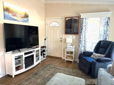 Absolutely stunning newer home built in 2019 has 3 bedrms and 2 - photo 12