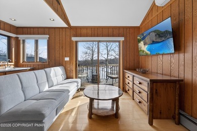 EXPERIENCE THE BEST OF LAKEFRONT LIVING!! Spacious and - photo 12