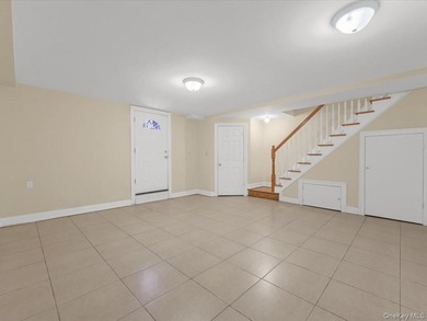 First time on the market. Move-in ready brick single-family home - photo 21