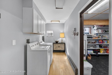 EXPERIENCE THE BEST OF LAKEFRONT LIVING!! Spacious and - photo 22