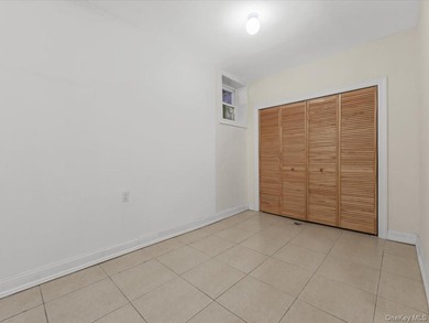 First time on the market. Move-in ready brick single-family home - photo 23