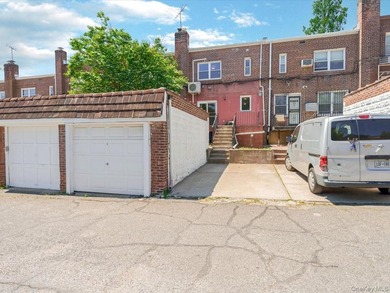 First time on the market. Move-in ready brick single-family home - photo 26