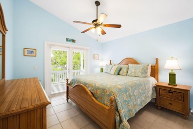 Stunning 3 bed, 3 bath town home overlooking the pool with - photo 28