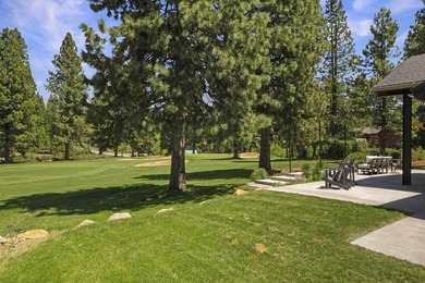 Modern mountain living meets golf course serenity in this - photo 46