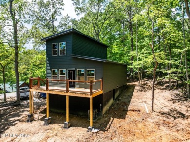 Lake Home For Sale in Lafollette, Tennessee