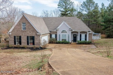 Lake Home For Sale in Byhalia, Mississippi