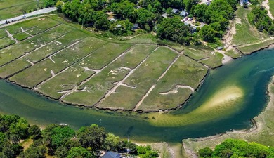 Rare opportunity to own a standalone, year-round waterfront - photo 9