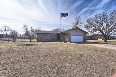 Keystone Lake Home For Sale in Mannford Oklahoma