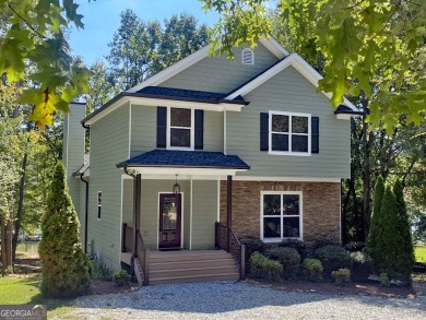 Lake Home For Sale in Hartwell, Georgia